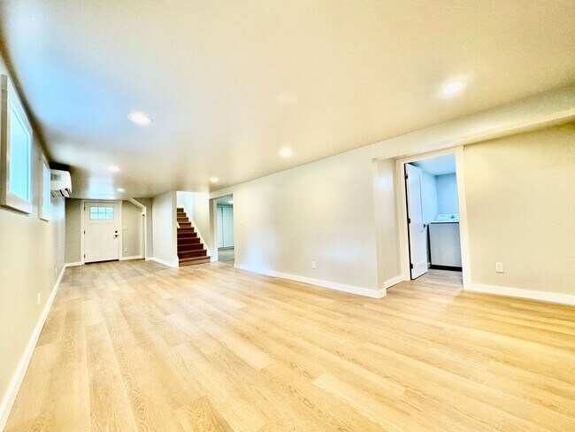 Building Photo - Seward Park fully renovated 4 bedroom, 3 b...