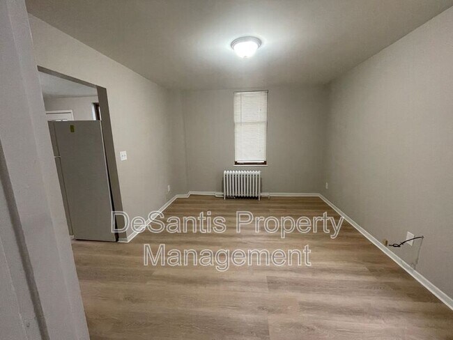 Building Photo - 1000 Duss Ave