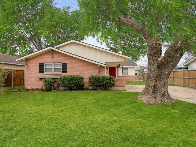 Primary Photo - 2822 Linhaven Dr
