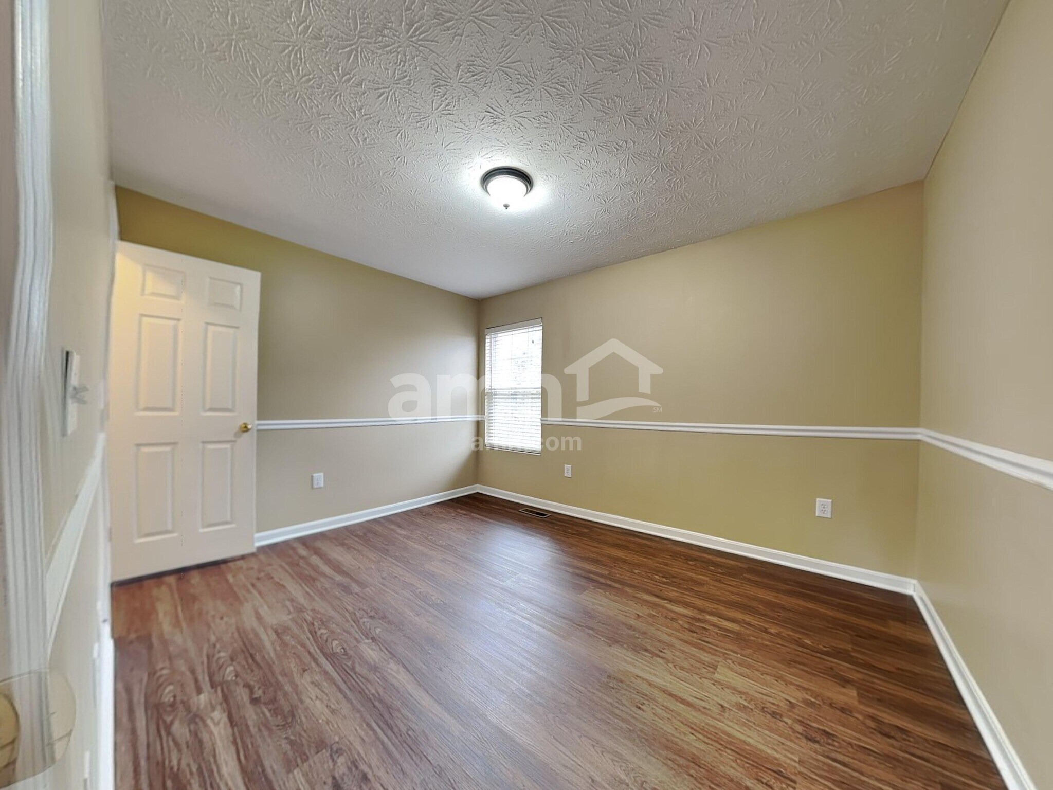 Building Photo - 5709 Clemens Dr