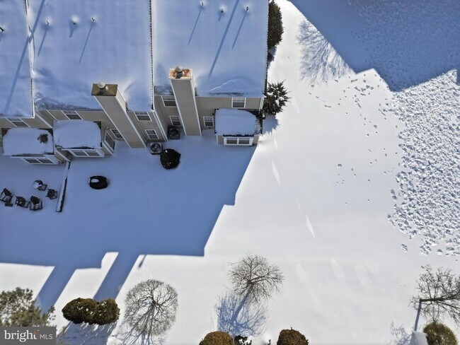 Building Photo - 56 Camellia Ct