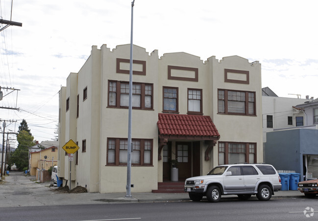 Building Photo - 2414 Sonoma Blvd