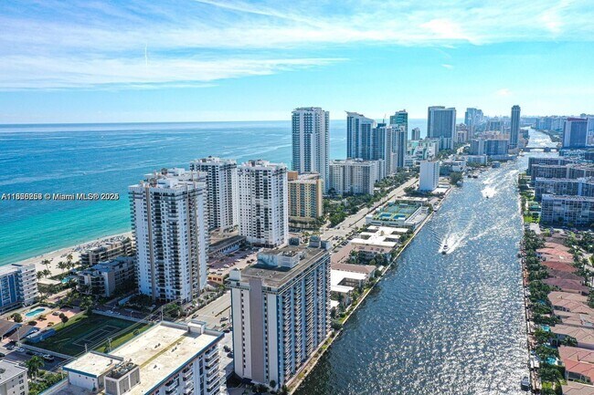 Building Photo - 3001 S Ocean Dr