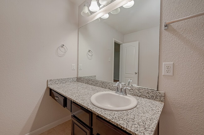 Building Photo - 18703 Cinnamon Ash Ct