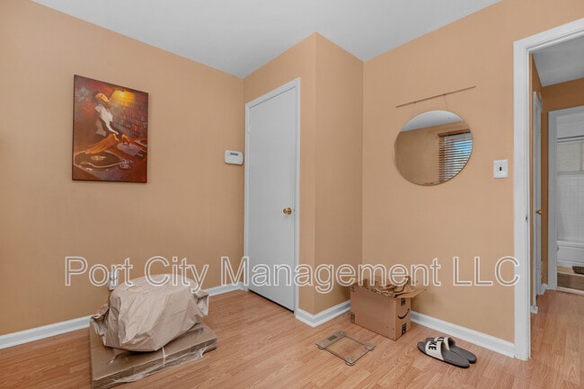 Building Photo - 8402 Church Ln