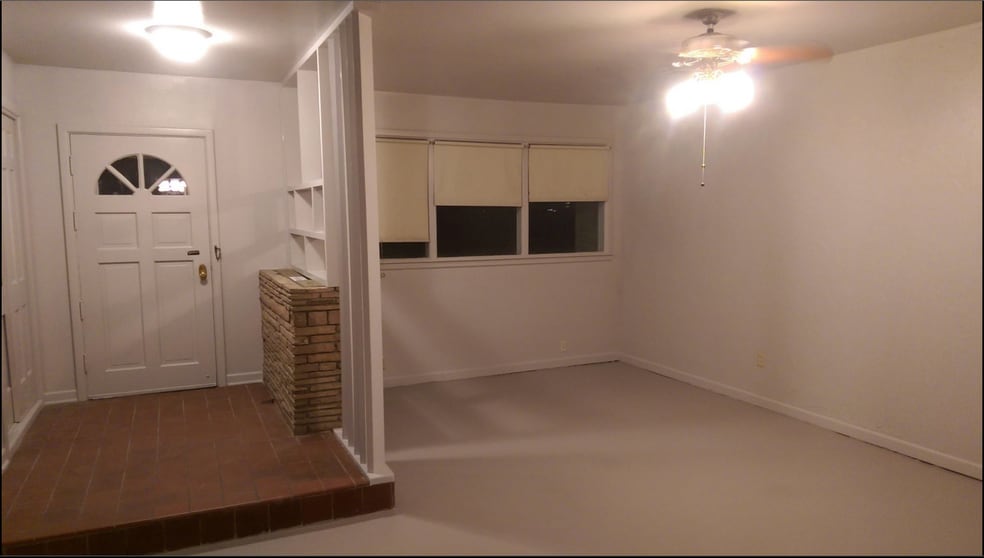 Living Room / Entryway - 4016 46th St