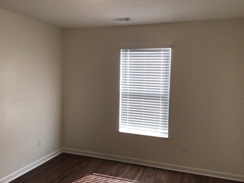 Building Photo - 1284 Candora St