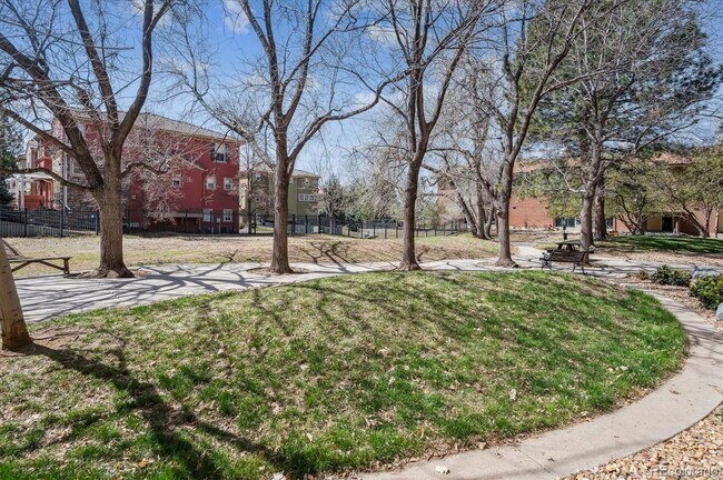 Building Photo - Spacious 2BD, 2BA Condo with Bonus Flex Room