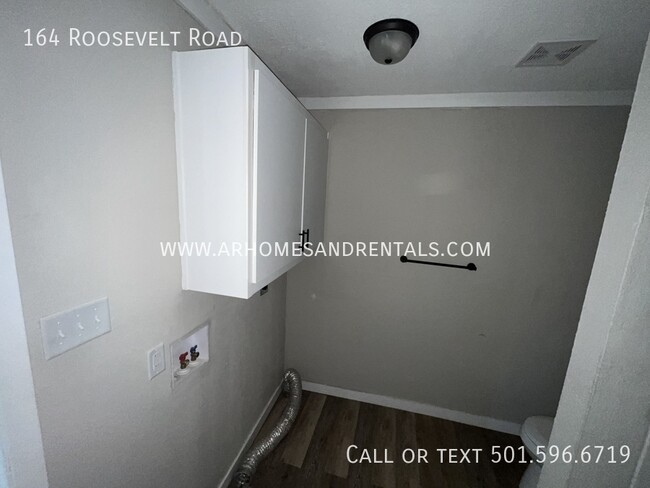 Building Photo - 164 Roosevelt Rd