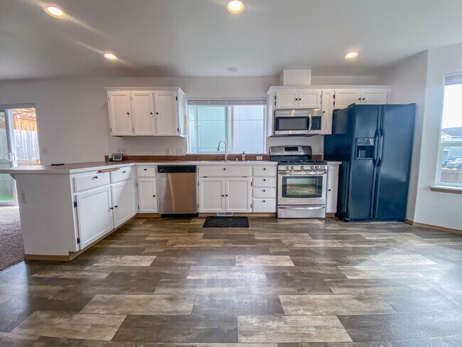 Kitchen - 9010 174th Street Ct E