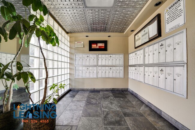 Building Photo - 11225 Morrison St