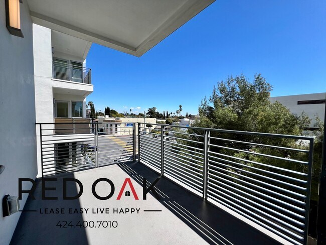 Building Photo - 1001 N Fairfax Ave