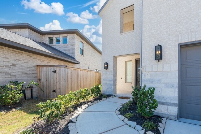 Building Photo - 102 Shining Succulent Dr