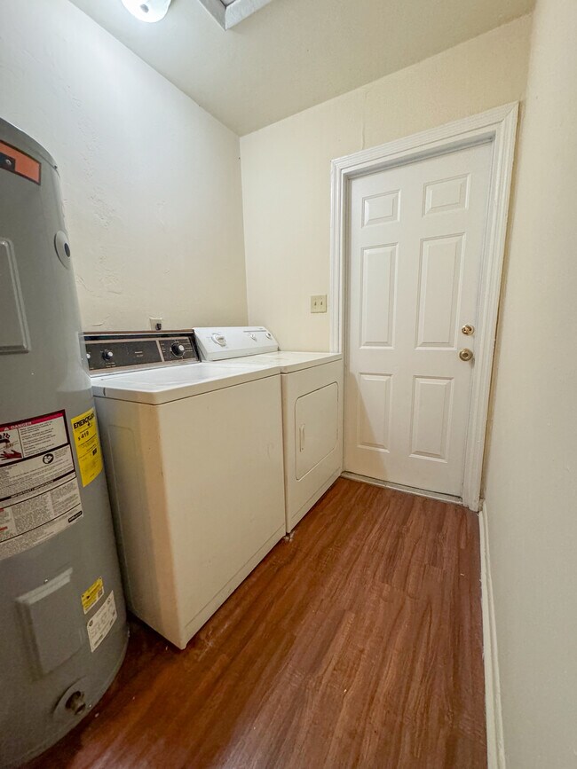 Building Photo - 1502 Atkamire Dr