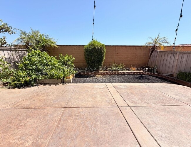 Building Photo - 24724 Ambervalley Ave