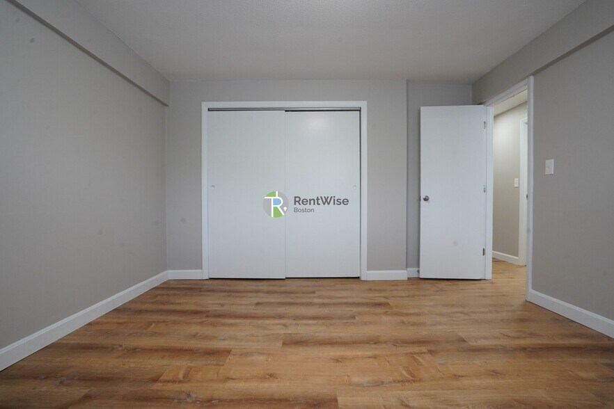 Building Photo - 394 Langley Rd