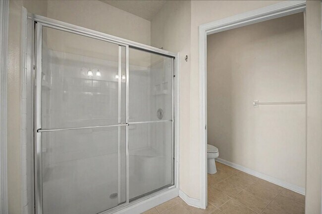 Building Photo - Peaceful Pond Views + Open Layout | 2BR + Office in Prime Location