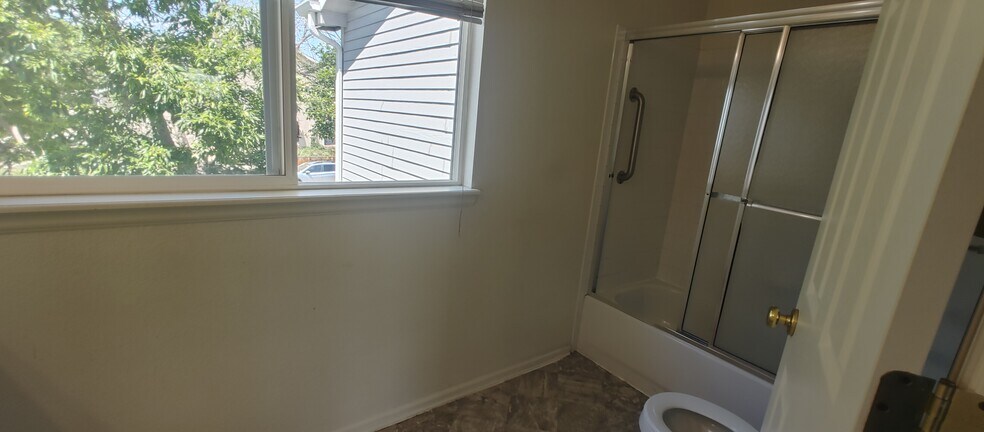 Building Photo - 2350 E 109th Dr