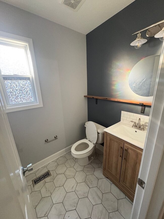 Building Photo - 1414 Ashburton Rd