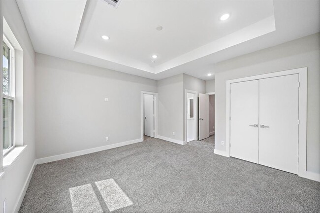 Building Photo - 4536 Sunflower St