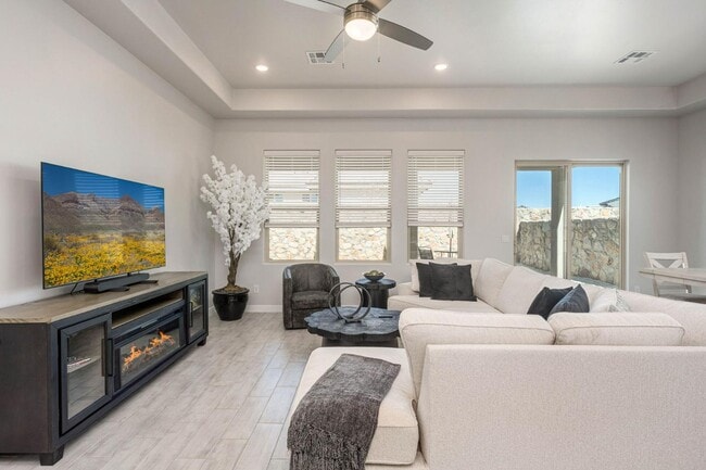 Building Photo - 3865 Jericho St