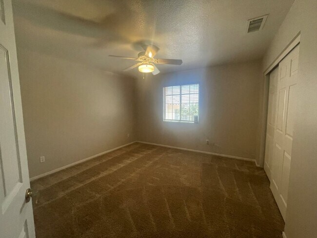 Building Photo - 922 N Sicily Dr