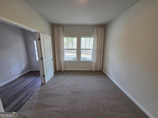 Building Photo - 167 Vly Oak Dr