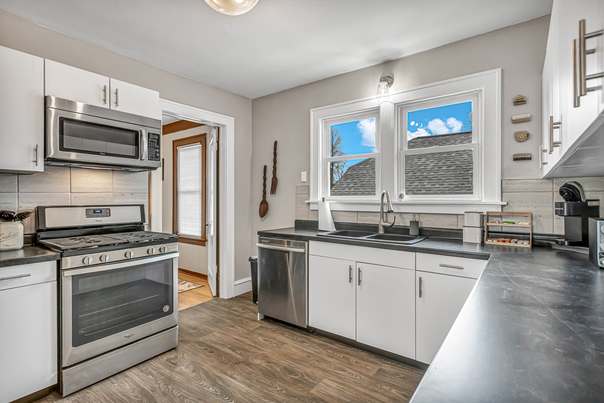 Building Photo - 817 Bell Ave