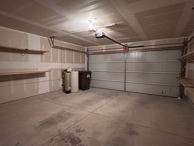 Building Photo - 5BR in Wildhorse | Great Layout + Greenbelt Views