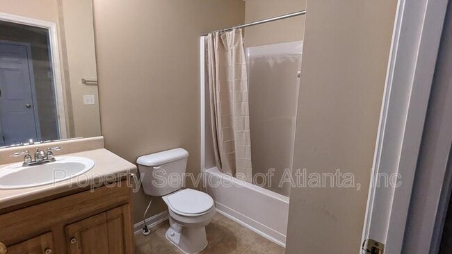 Building Photo - 2207 Miranda Dr