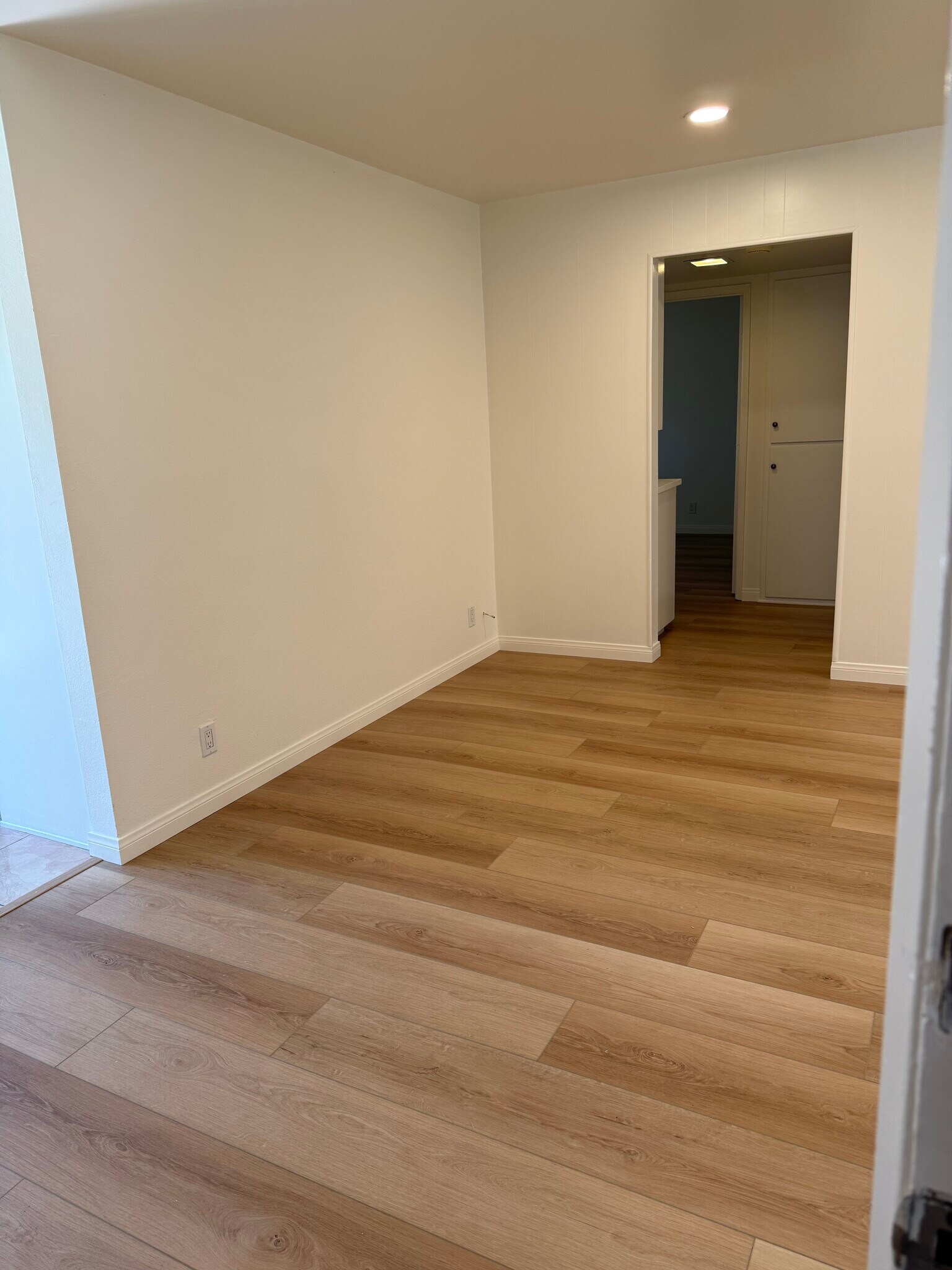 Other side of Living room area… great place for desk or extra seating - 4475 Dale Ave