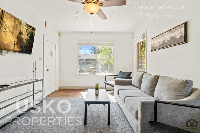 Building Photo - 808 Main St