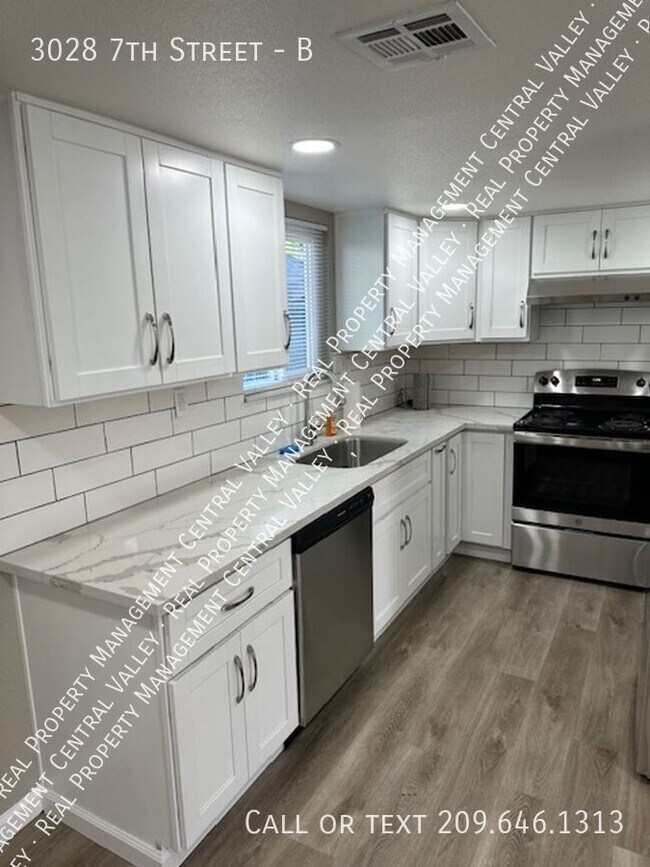 Building Photo - Ceres 2 Bedroom 1 Bathroom Tri-plex