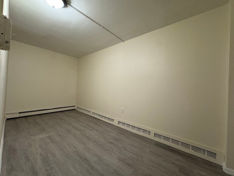 Building Photo - 53 Van Buren St