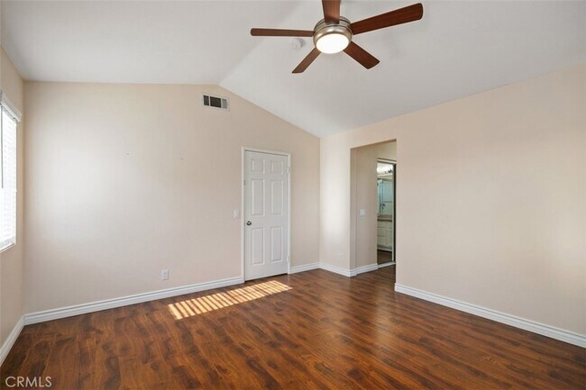 Building Photo - 9 Acorn Ridge