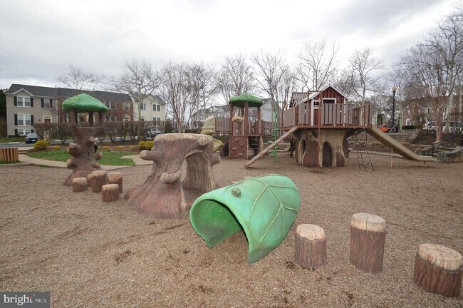 Building Photo - 25445 Morse Dr