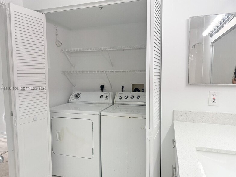 Building Photo - 2081 Renaissance Blvd