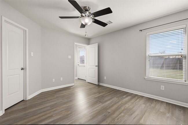 Building Photo - 12201 Seacrest Ln