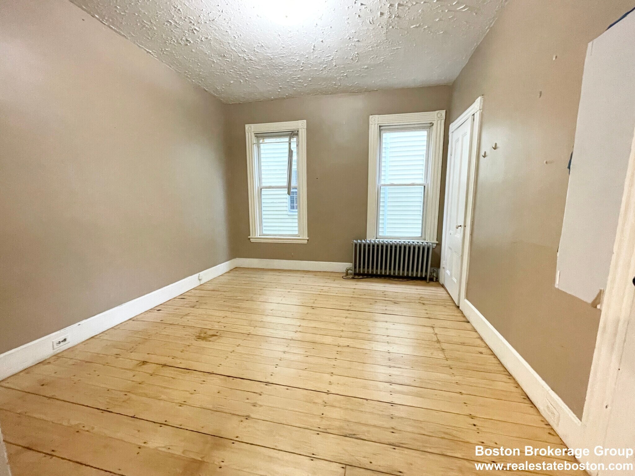 Building Photo - 61 Hillside St