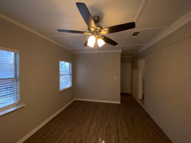 Building Photo - 208 20th St
