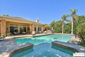 Building Photo - 46 Vista Encantada