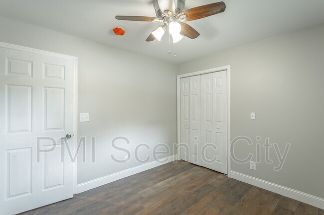 Building Photo - 1375 Orbit Dr