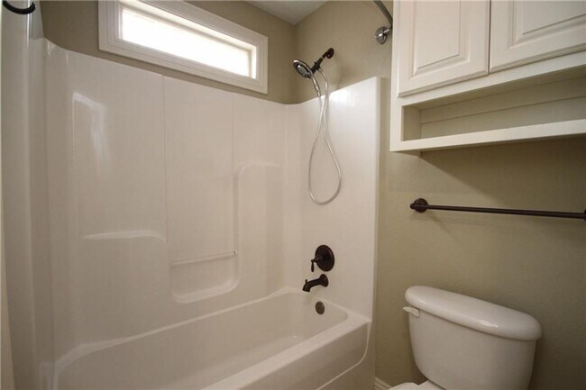 Building Photo - Available June 1st! 3-Bedroom, 2.5-Bathroom Home in Rupple Row