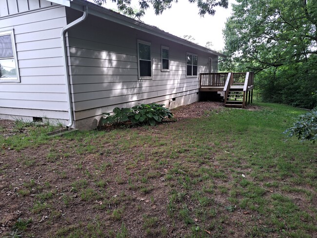 Building Photo - 6123 Cougar Dr