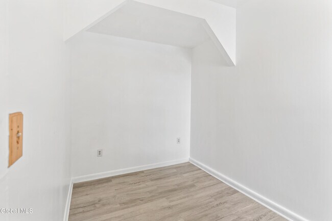 Building Photo - 89 2nd Ave