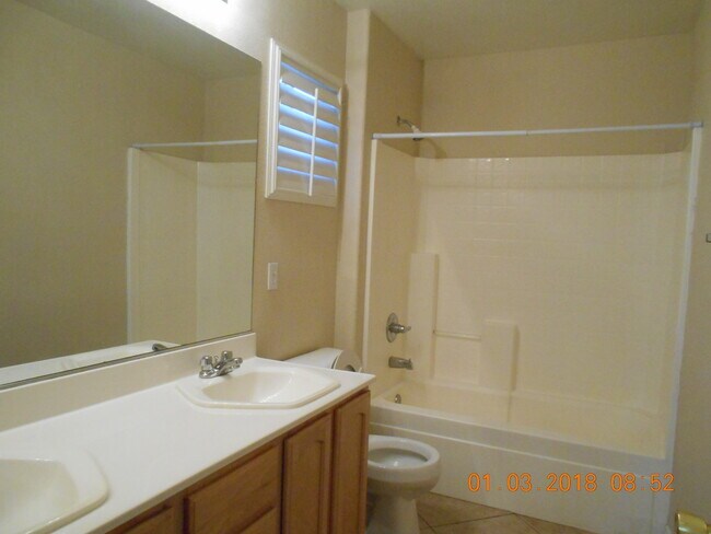 Building Photo - SPACIOUS Single Story in NLV!