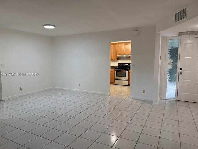 Building Photo - 3929 Carambola Cir N