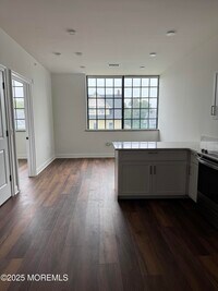 Building Photo - 179 Chelsea Ave