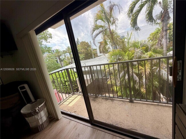 Building Photo - 3225 Bird Ave