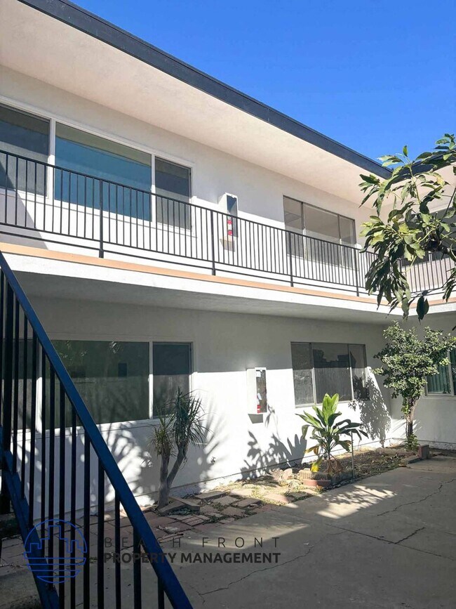 Building Photo - 1032 Bonita St.